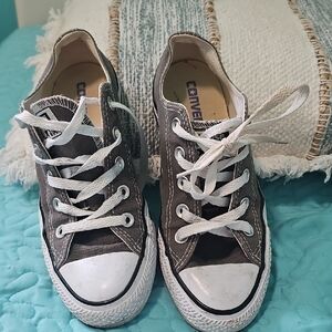 Converse Grey and White Sneakers Classic Canvas Design Women Size 6, Men Size 4